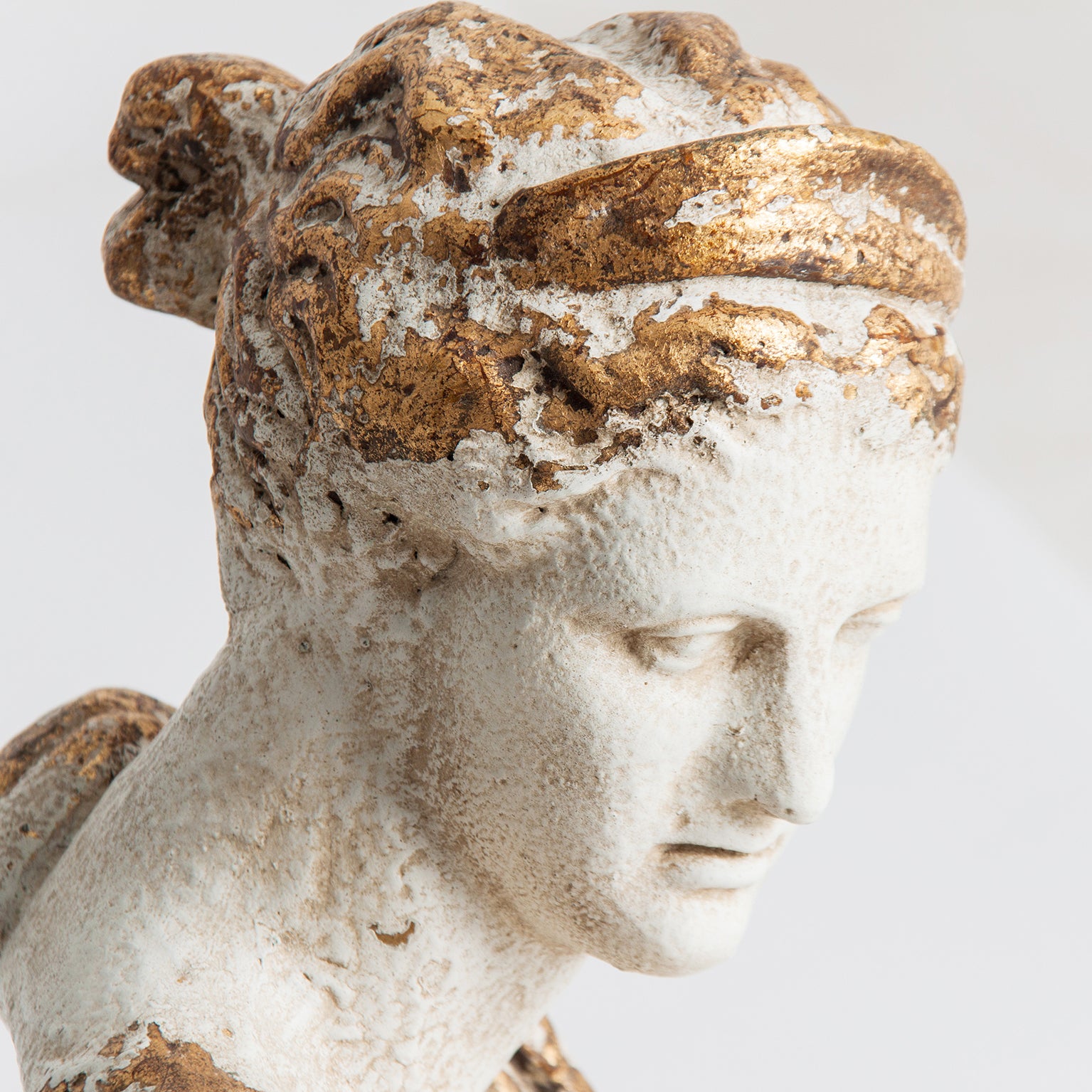 ISIS DECORATIVE FIGURE
